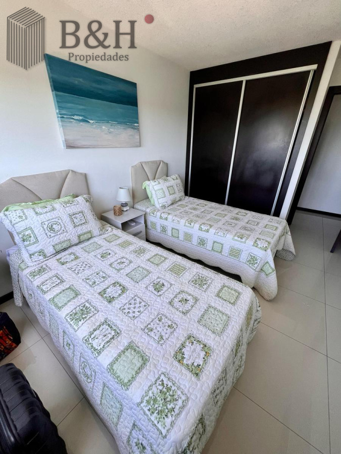 Apartamento ID.4847 - En venta apartamento con excelente vista, de 3 dormitorios en Roosevelt.