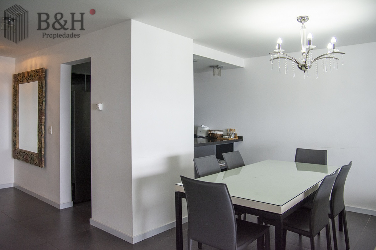 Apartamento ID.480 - Vende apartamento. Edificio Bonaire. 3 dormitorios con servicios. Brava, Peninsula, Punta del Este