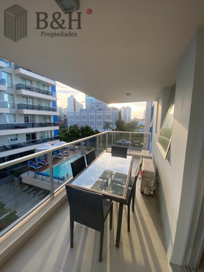Apartamento ID.7576 - Departamento de 2 dormitorios y medio en venta en Punta del Este