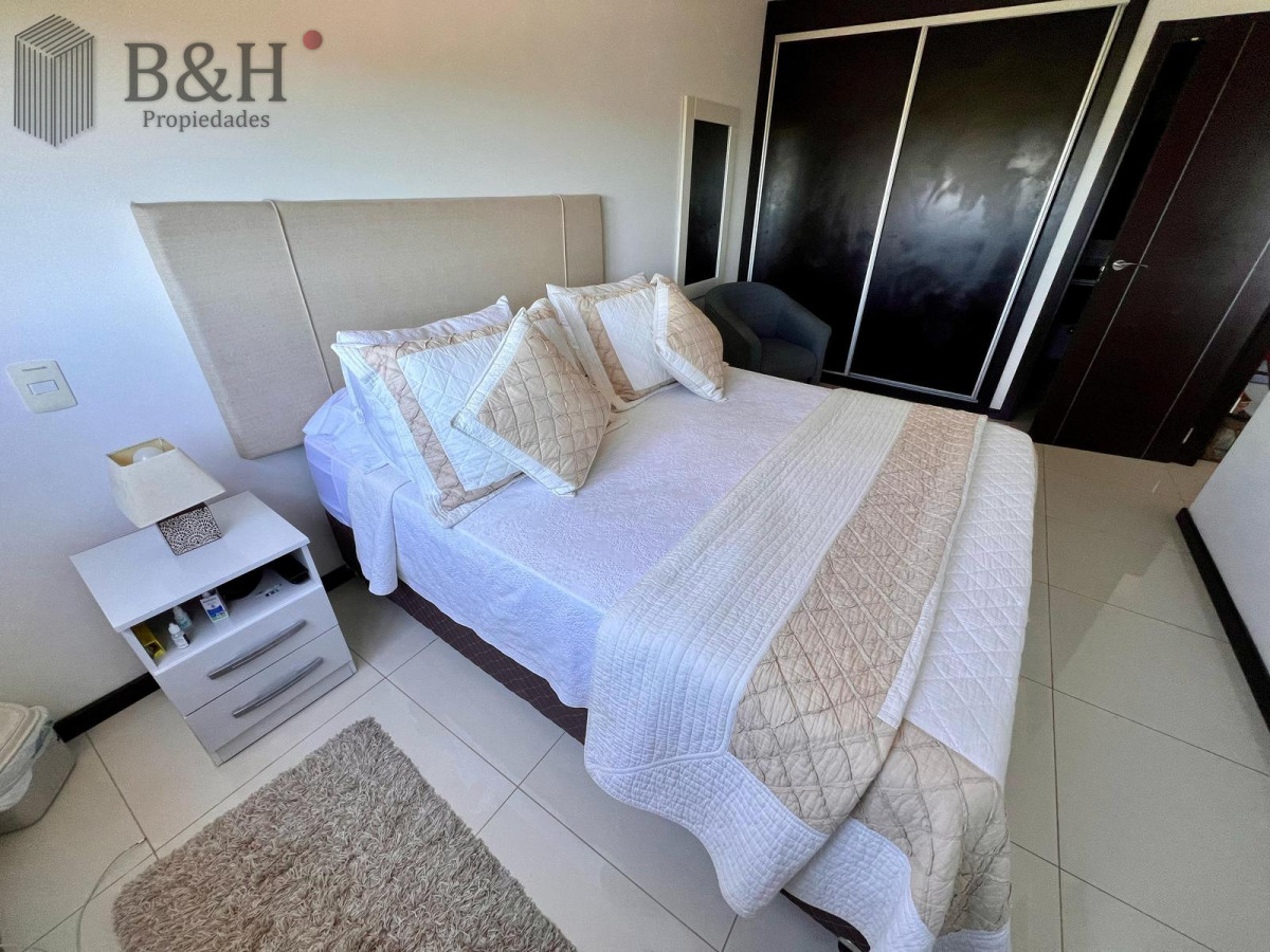 Apartamento ID.4847 - En venta apartamento con excelente vista, de 3 dormitorios en Roosevelt.