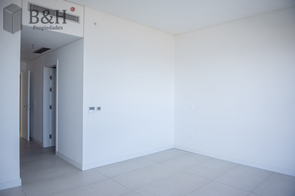 Apartamento ID.6213 - Vende Le Parc IV Esquinero a estrenar ! Punta del Este 