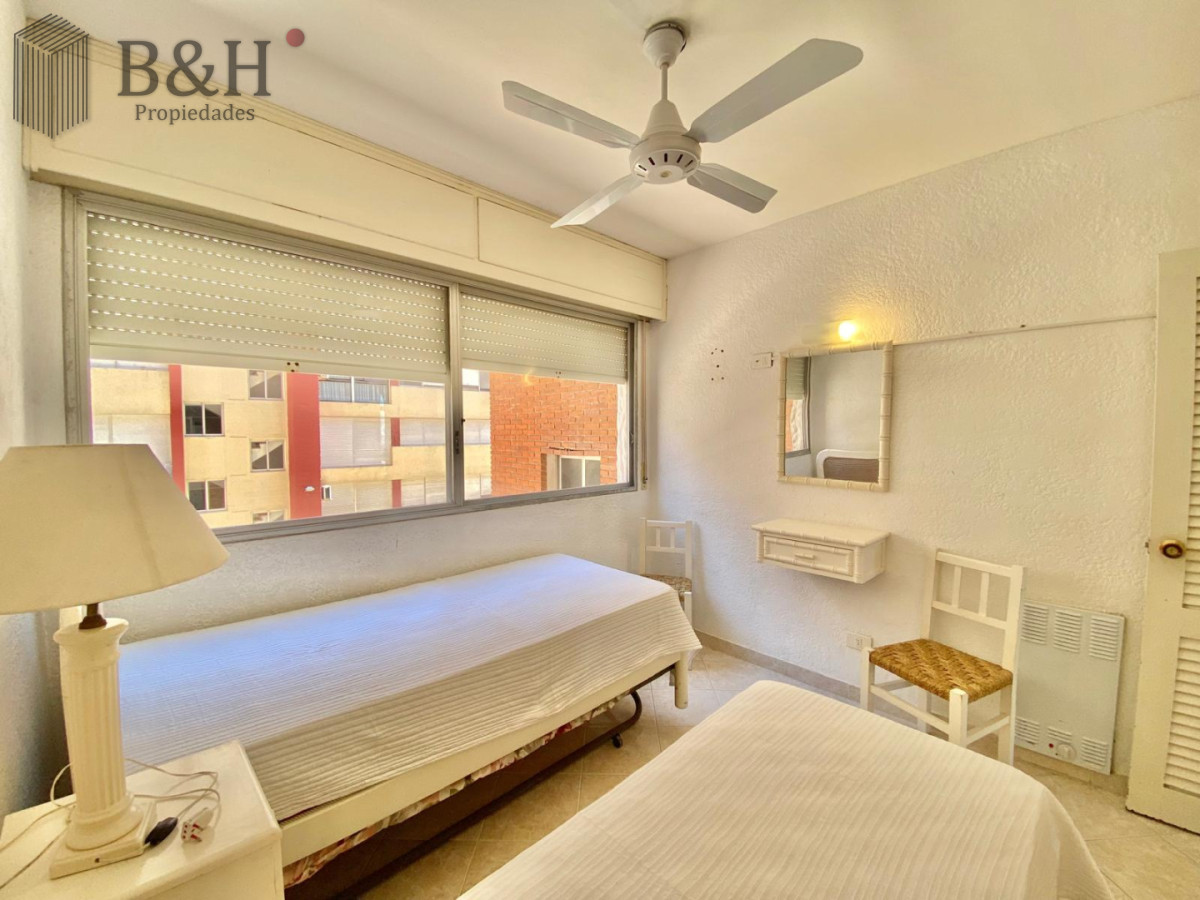 Apartamento ID.6524 - Apartamento de 2 dormitorio y medio en Primera lineal de Playa brava , Punta del este 