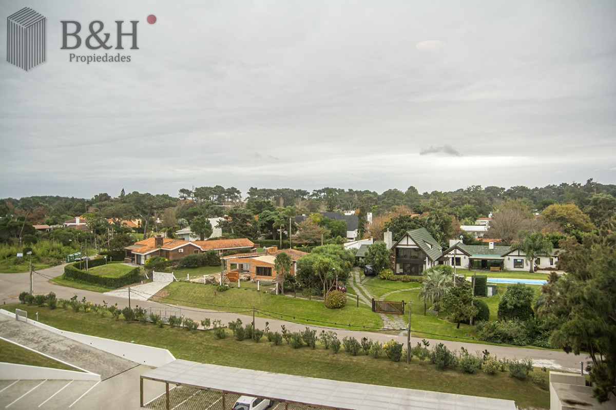 Apartamento ID.3512 - Apartamento de 2 dormitorios en Playa Mansa , Punta del este 