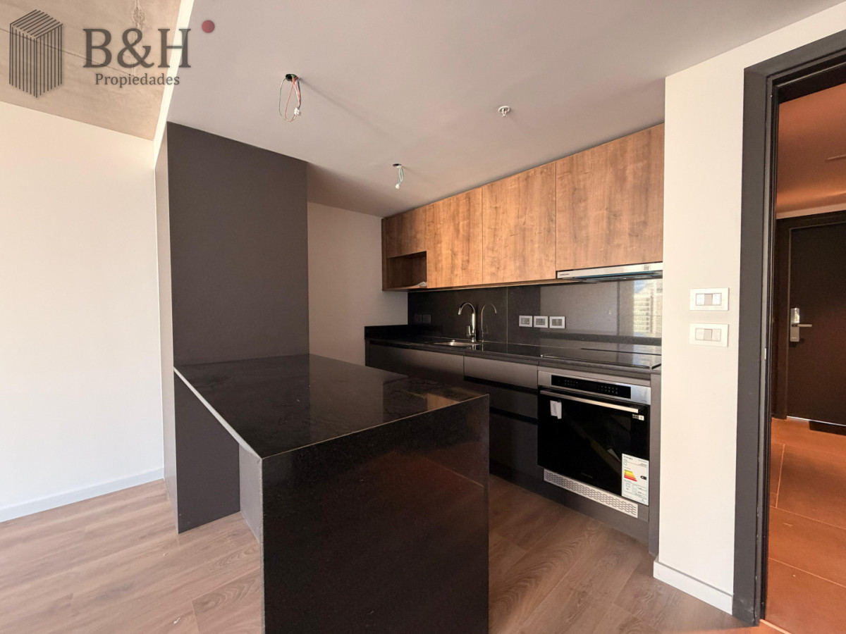 Apartamento ID.7574 - En venta apartamento de 2 dormitorios,  con agradable vista en Mansa, Punta del Este