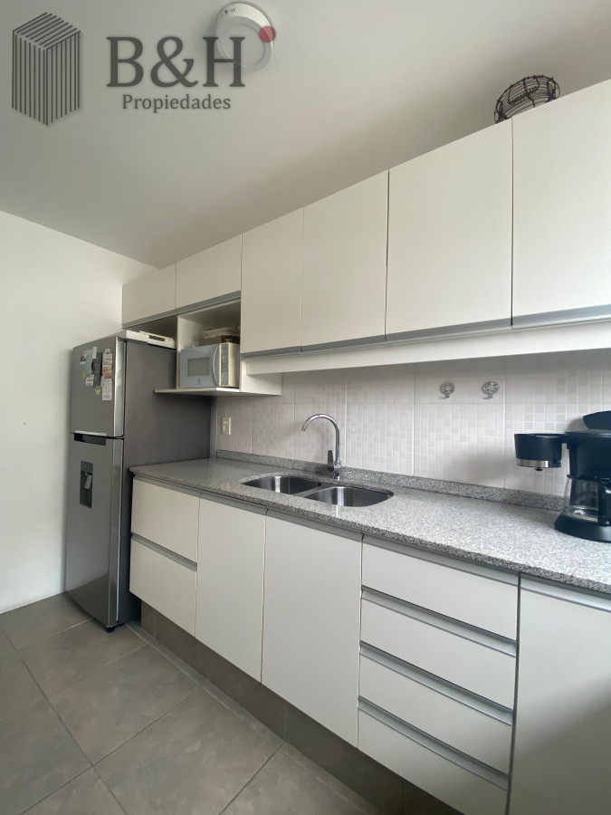 Apartamento ID.7267 - Vende apartamento con vista al mar de 3 dormitorios, Punta del Este