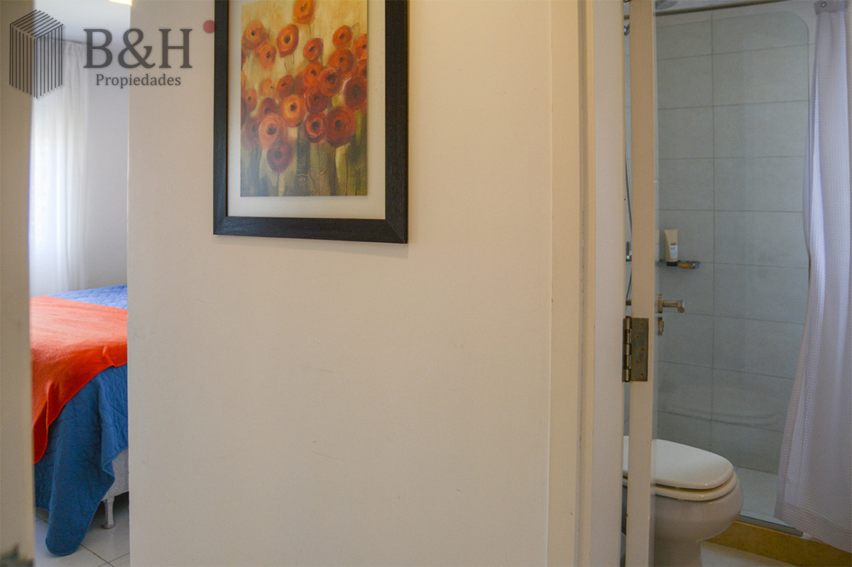 Apartamento ID.6175 - Departamento de 3 dormitorios con terraza  con parrillero en venta, Peninsula, Punta del Este