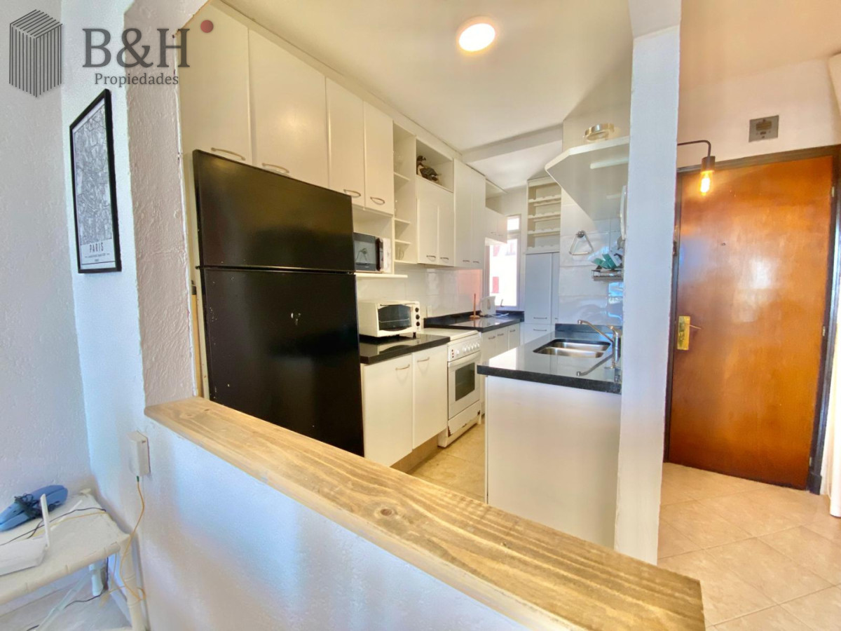 Apartamento ID.6524 - Apartamento de 2 dormitorio y medio en Primera lineal de Playa brava , Punta del este 