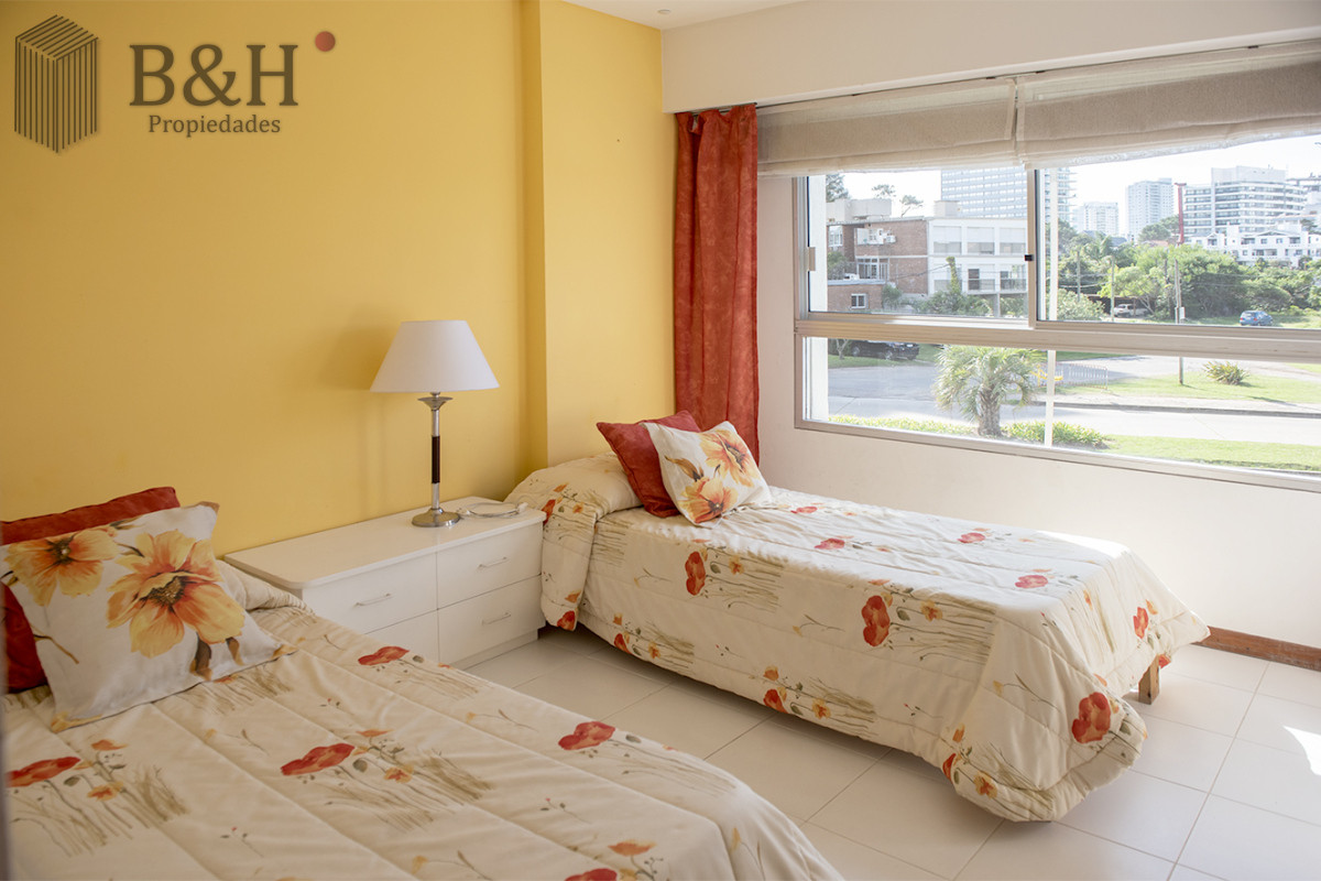 Apartamento ID.4765 - Vende departamento de 3 dormitorios en Ocean Tower, Punta del Este 