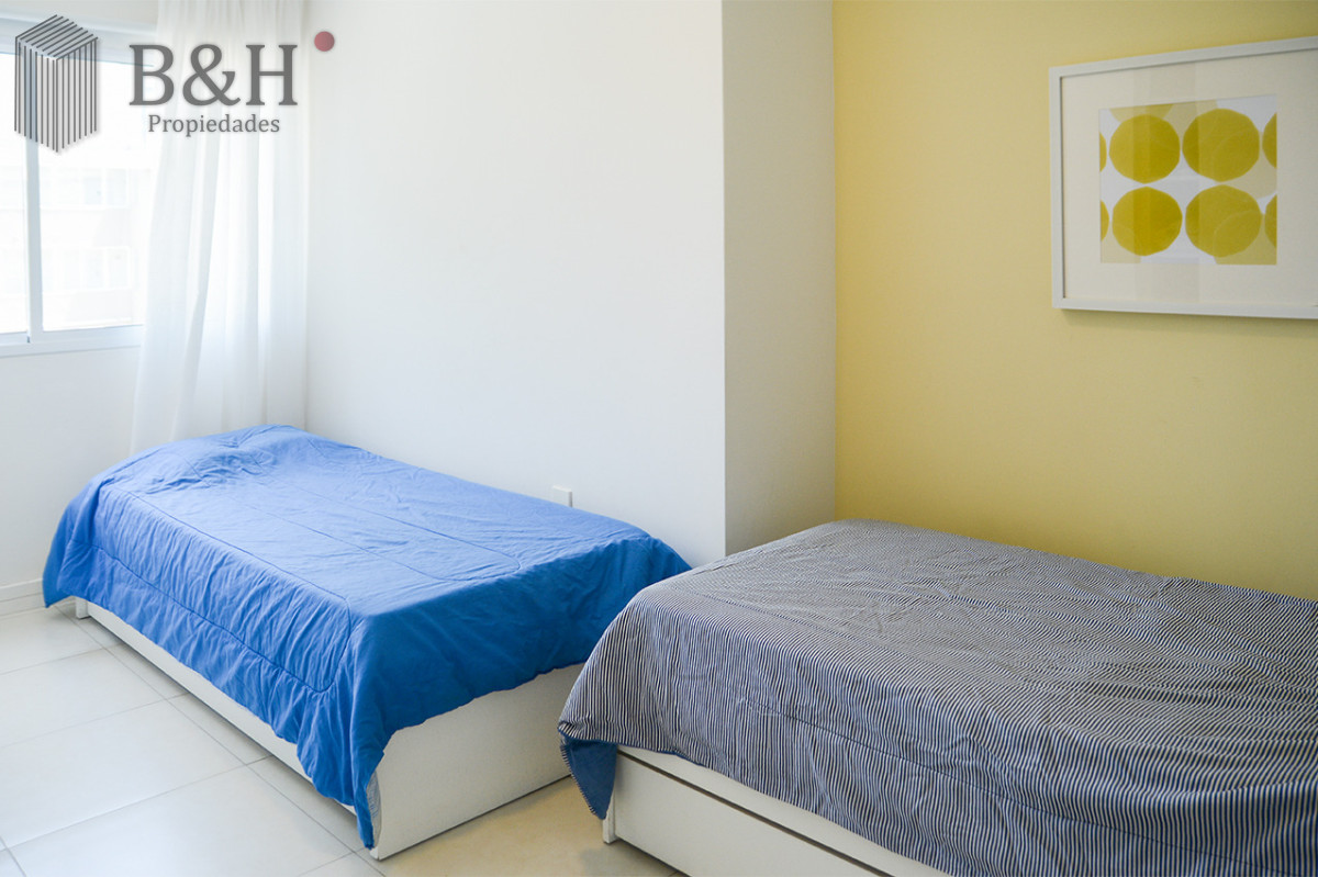 Apartamento ID.6175 - Departamento de 3 dormitorios con terraza  con parrillero en venta, Peninsula, Punta del Este