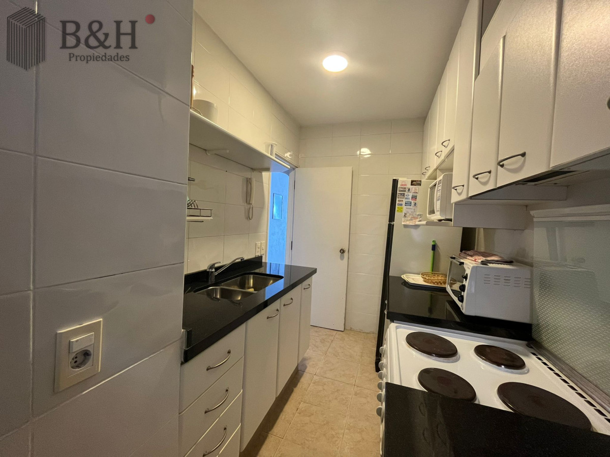 Apartamento ID.6524 - Apartamento de 2 dormitorio y medio en Primera lineal de Playa brava , Punta del este 