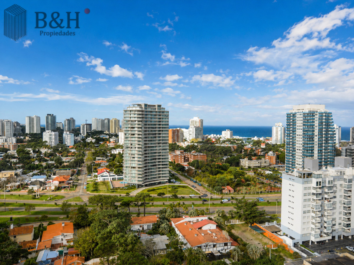 Apartamento ID.7369 - Departamento de 3 dormitorios en venta a pasos del mar. MANSA PUNTA DEL ESTE