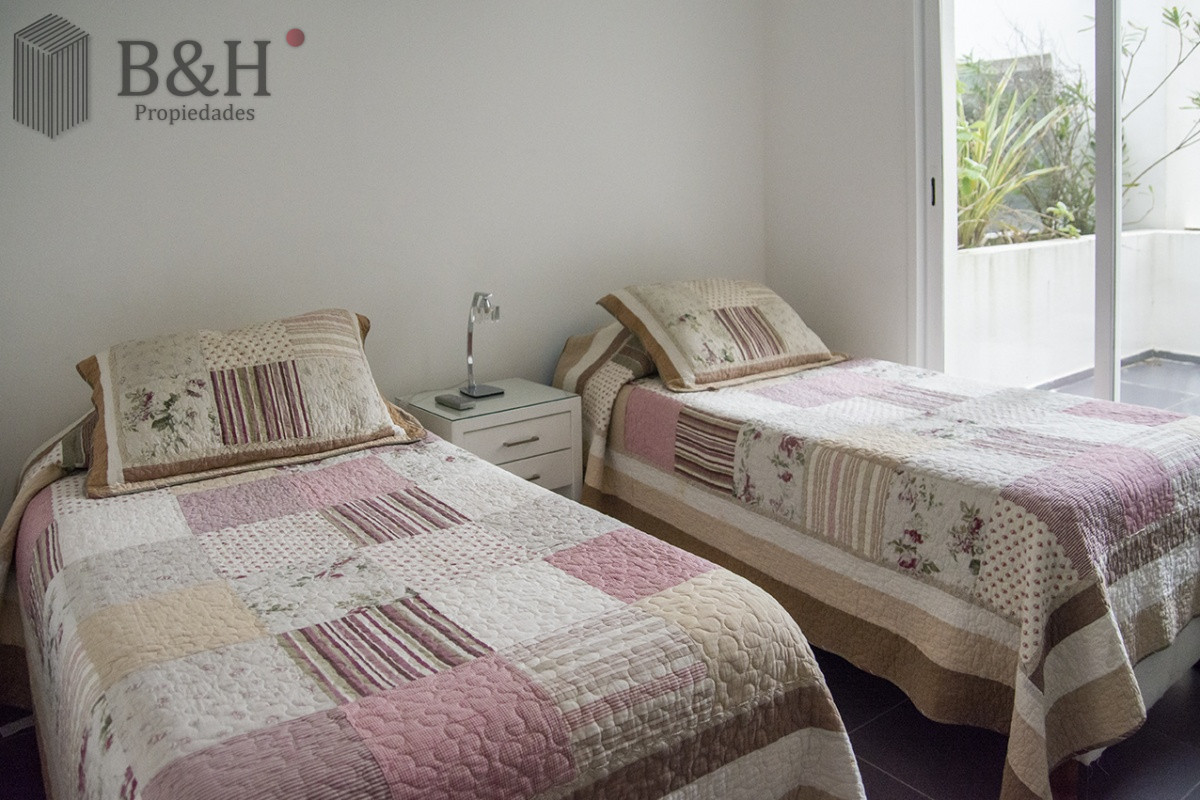 Apartamento ID.480 - Vende apartamento. Edificio Bonaire. 3 dormitorios con servicios. Brava, Peninsula, Punta del Este
