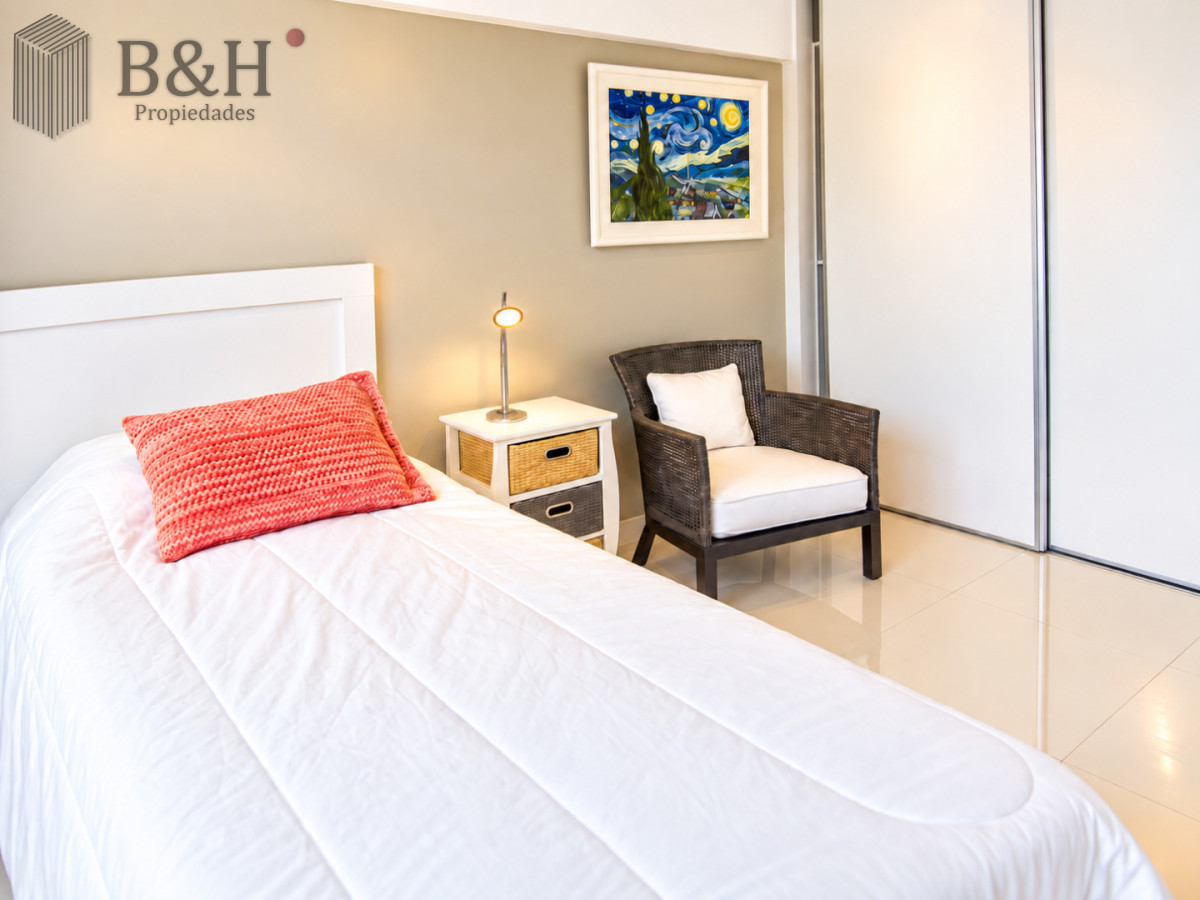Apartamento ID.7841 - En alquiler Departamento frente al mar en Playa Mansa de 3 dormitorios Punta del Este