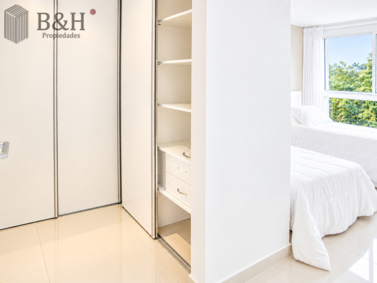 Apartamento ID.7841 - En alquiler Departamento frente al mar en Playa Mansa de 3 dormitorios Punta del Este