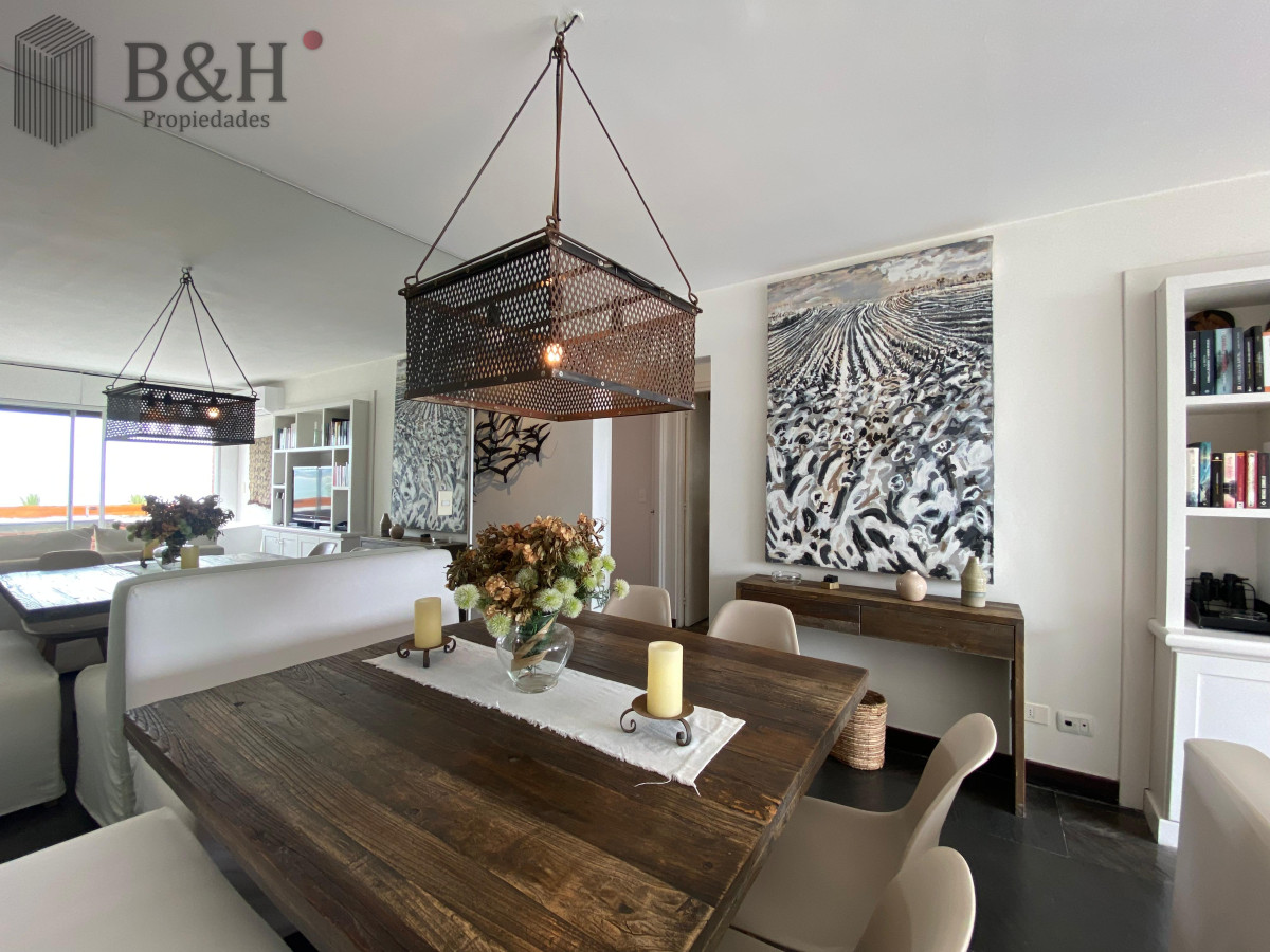 Apartamento ID.7267 - Vende apartamento con vista al mar de 3 dormitorios, Punta del Este