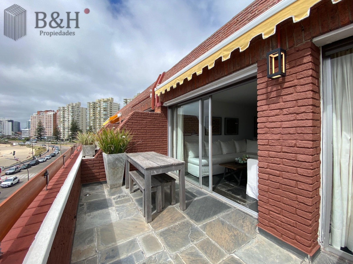Apartamento ID.7267 - Vende apartamento con vista al mar de 3 dormitorios, Punta del Este