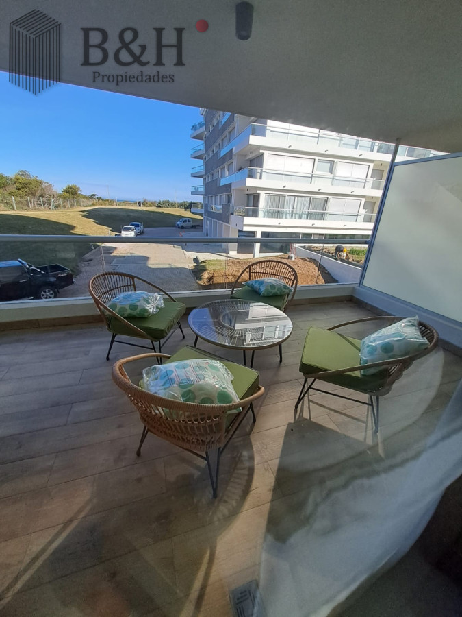 Apartamento ID.5610 - Departamento de 2 dormitorios en venta, Playa Brava, Punta del Este. Silente