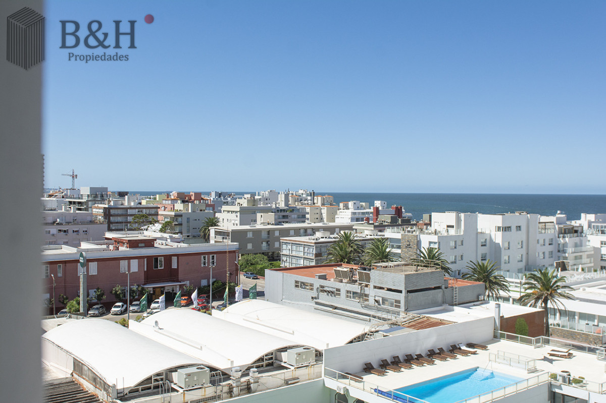 Apartamento ID.7722 - Apartamento de 2 dormitorios con vista al mar en venta en Peninsula.