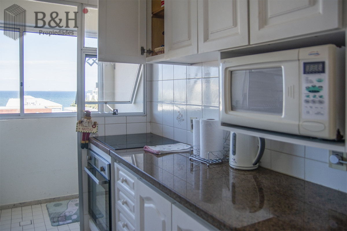 Apartamento ID.3147 - PORTO MARE , PUERTO , Penthouse duplex de 3 dormitorios en venta. Departamento con parrillero. 