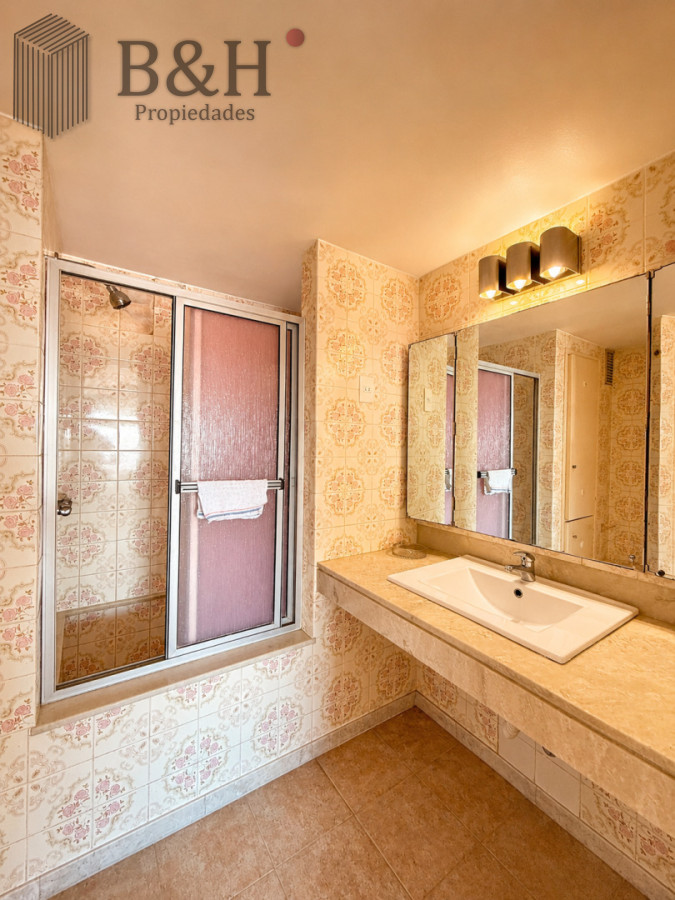 Apartamento ID.7842 - En venta en torre Libertador, apartamento de 3 dormitorios con vista agradable entorno 