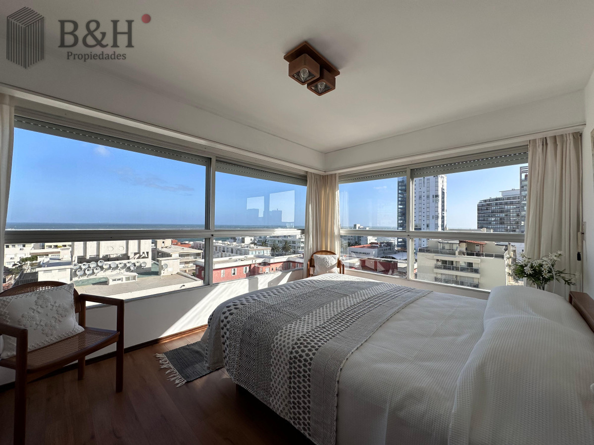 Apartamento ID.5540 - Apartamento de 3 dormitorios en Peninsula, Punta del Este con vista al mar