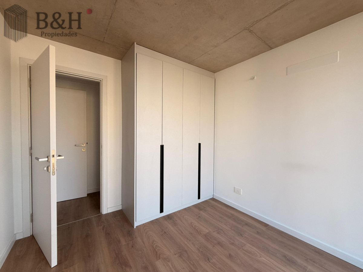 Apartamento ID.7574 - En venta apartamento de 2 dormitorios,  con agradable vista en Mansa, Punta del Este