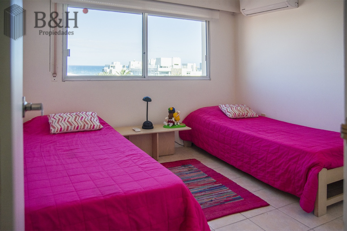 Apartamento ID.3147 - PORTO MARE , PUERTO , Penthouse duplex de 3 dormitorios en venta. Departamento con parrillero. 