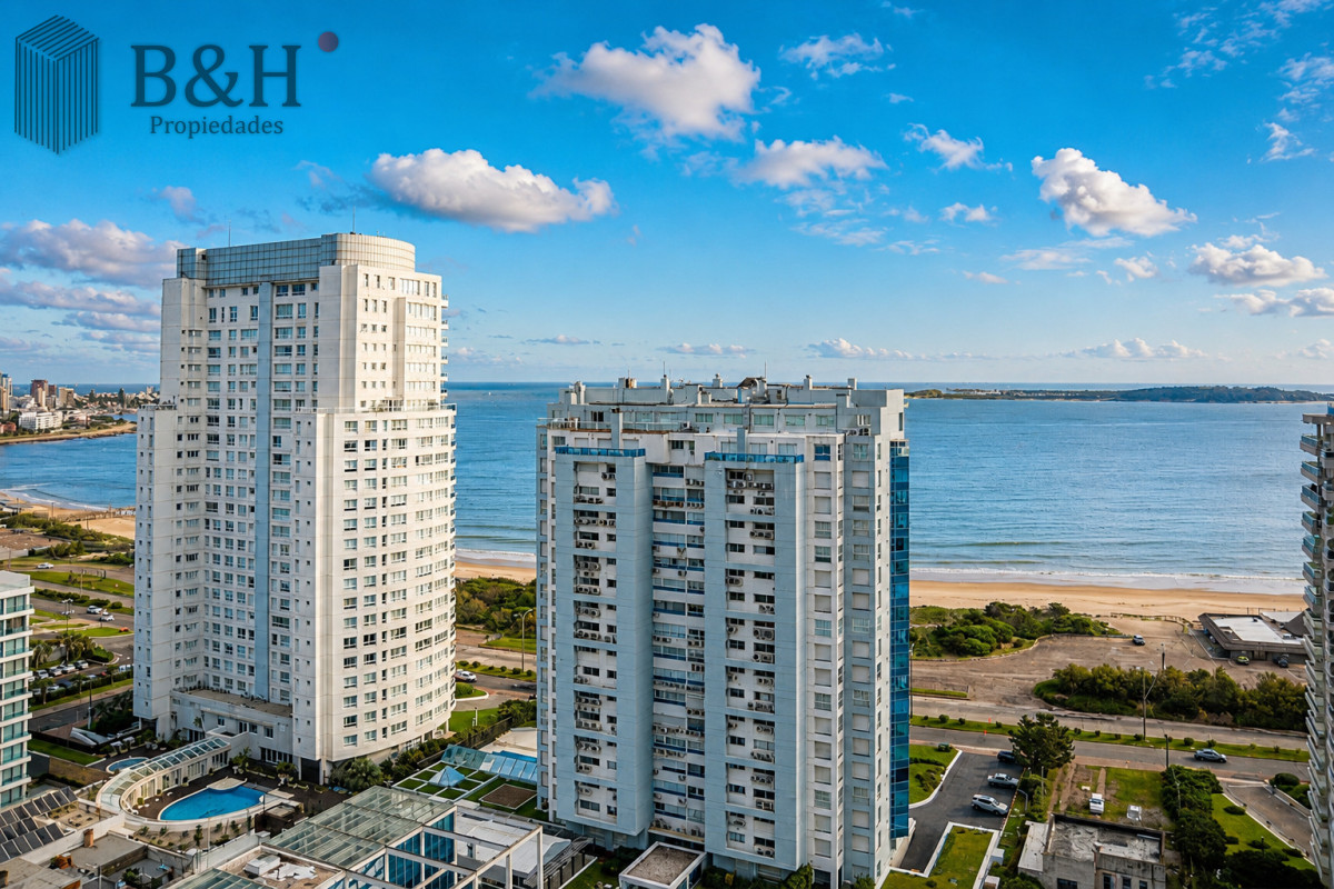 Apartamento ID.7369 - Departamento de 3 dormitorios en venta a pasos del mar. MANSA PUNTA DEL ESTE