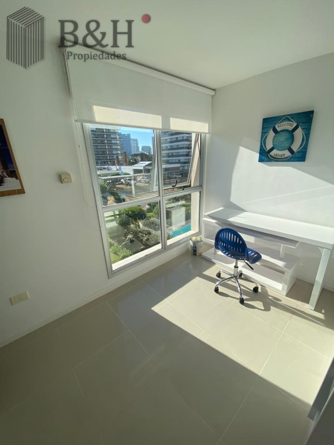 Apartamento ID.7576 - Departamento de 2 dormitorios y medio en venta en Punta del Este