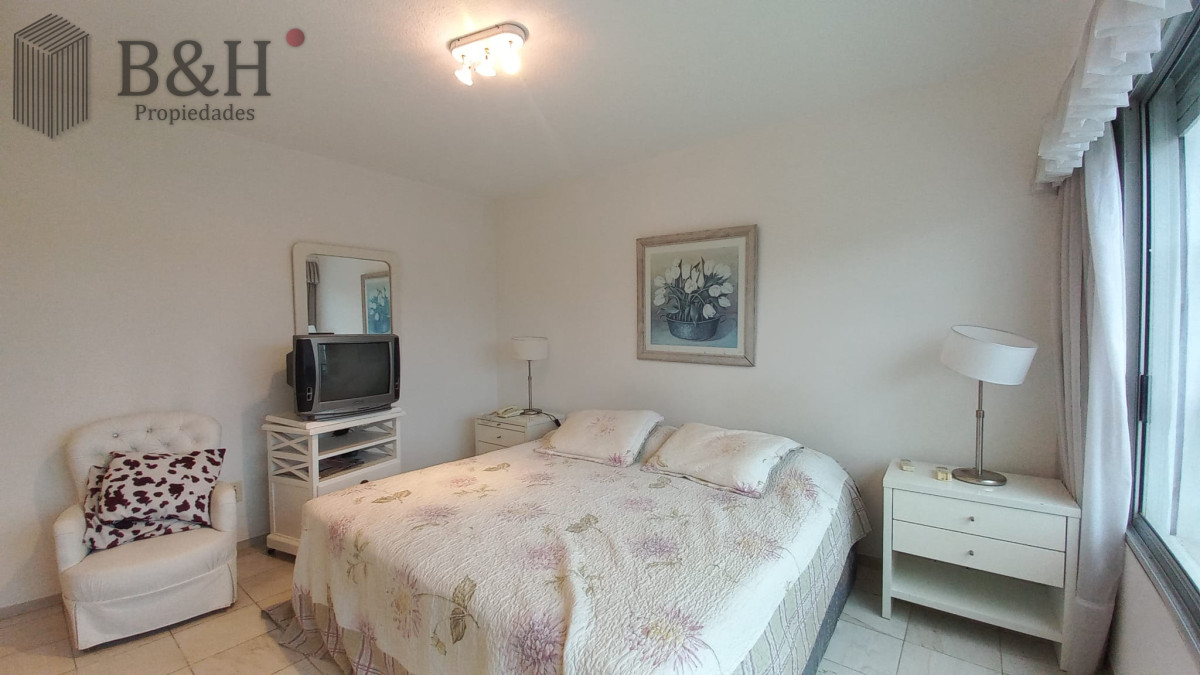 Apartamento ID.5101 - Departamento de 3 dormitorios + dependencia en venta, Playa Mansa. Torre Jefferson,.