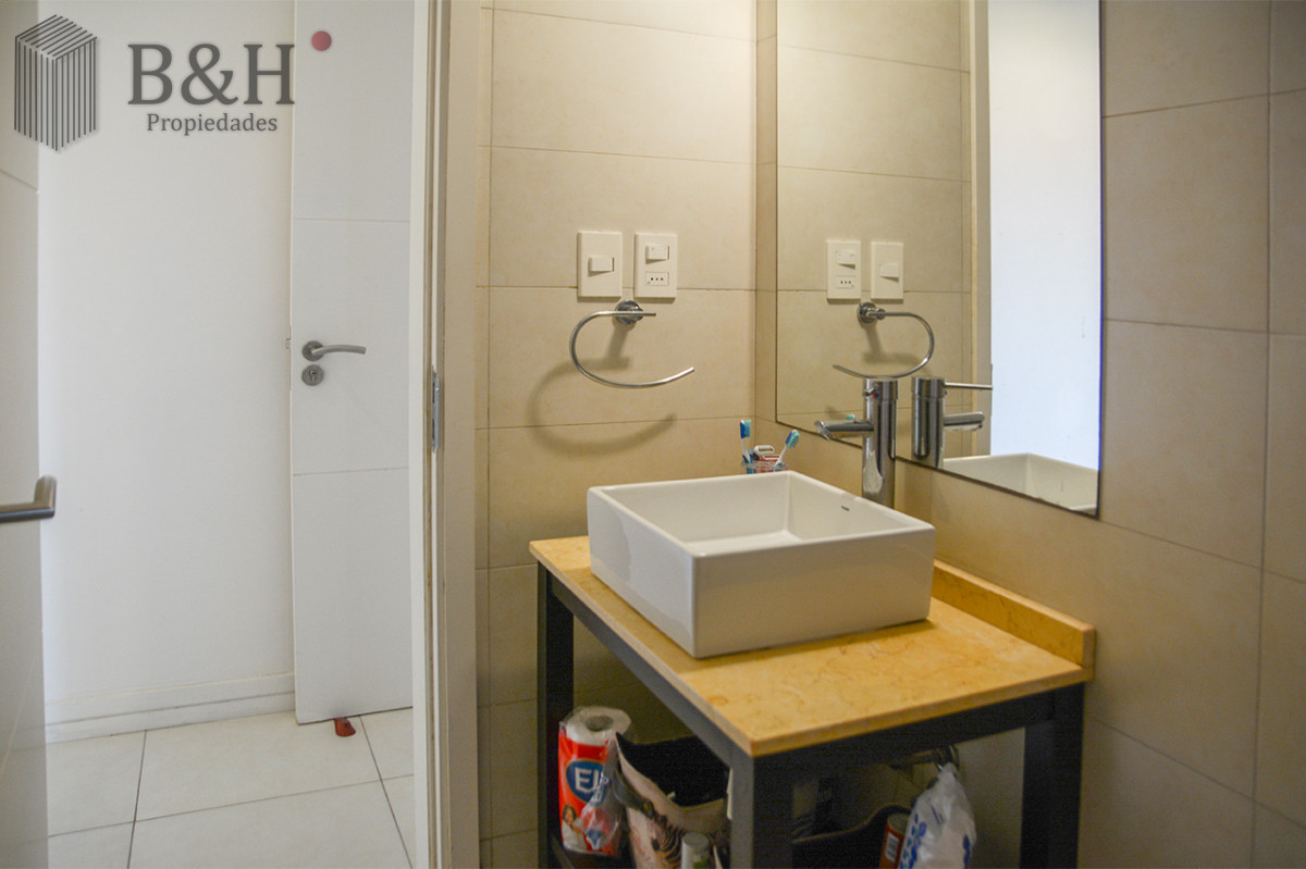 Apartamento ID.6175 - Departamento de 3 dormitorios con terraza  con parrillero en venta, Peninsula, Punta del Este