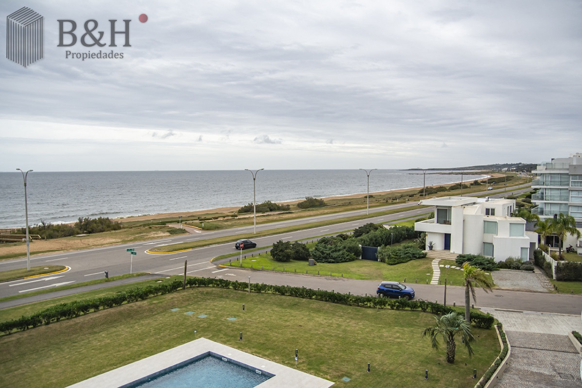 Apartamento ID.3512 - Apartamento de 2 dormitorios en Playa Mansa , Punta del este 