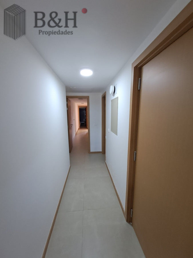 Apartamento ID.5610 - Departamento de 2 dormitorios en venta, Playa Brava, Punta del Este. Silente