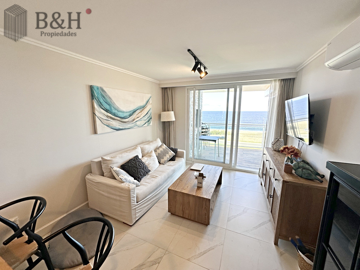Apartamento ID.6057 - Vende departamento de 2 dormitorios en Playa Mansa, Punta del Este 