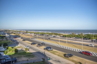 Apartamento Penthouse, frente al mar, playa brava, 3 dormitorios con hermosa vista