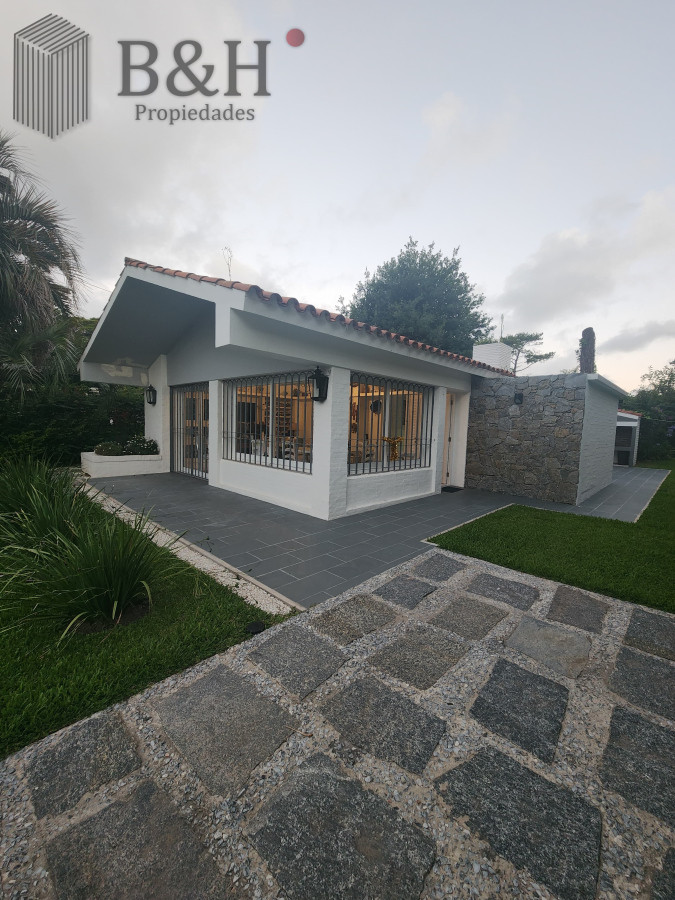 playa mansa , casa de 2 dormitorios  - byh4176c