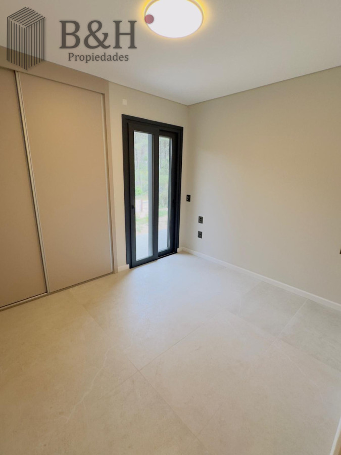 Casa ID.6058 - Vende casa a estrenar en Club del lago, Punta Ballena 