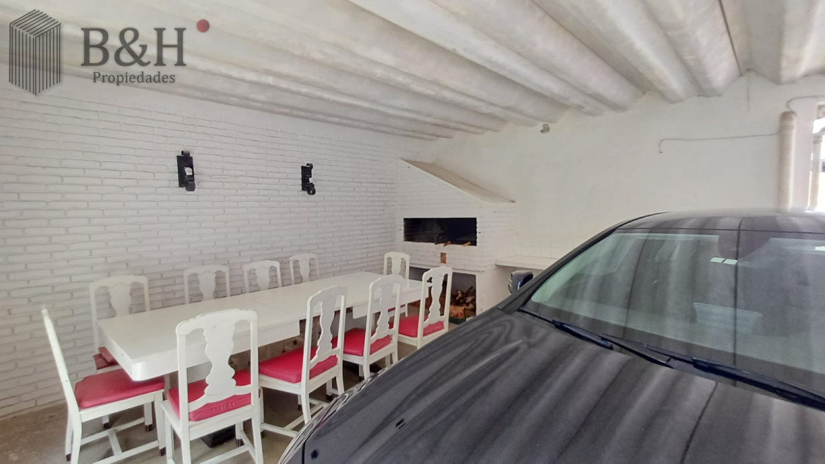 Casa ID.4220 - Vende Casa en Zona comercial en Lugano - Punta del Este