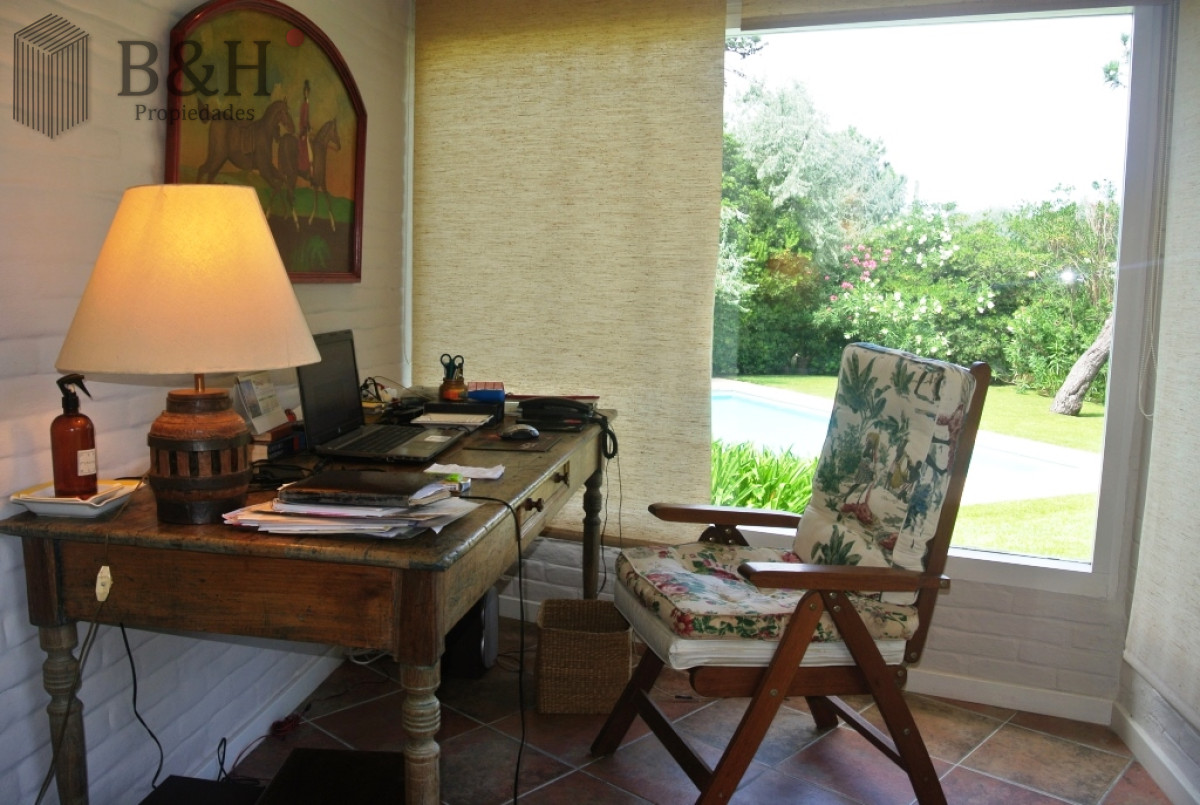 Casa ID.542 - Casa en venta de 5 dormitorios a metros del mar 