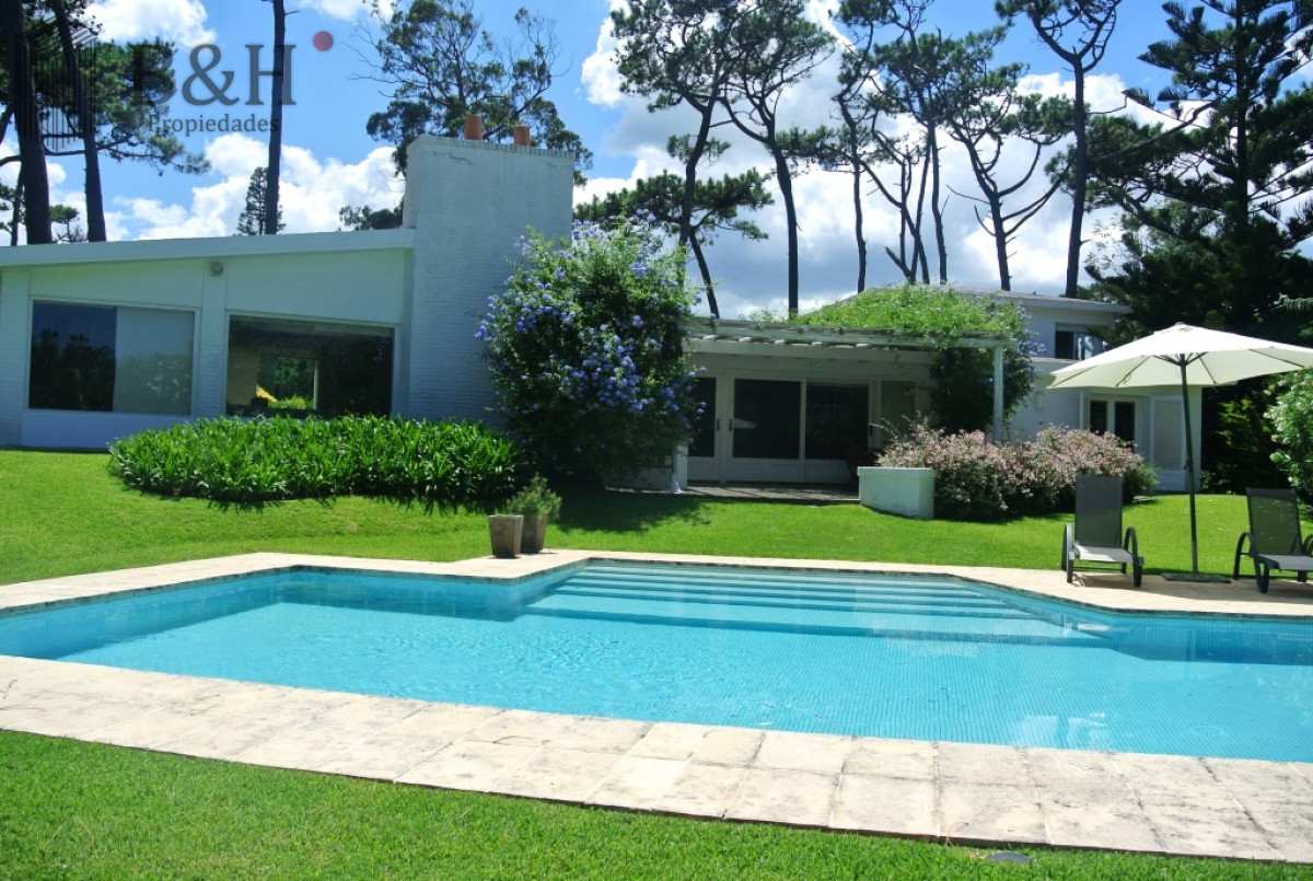 Casa ID.542 - Casa en venta de 5 dormitorios a metros del mar 