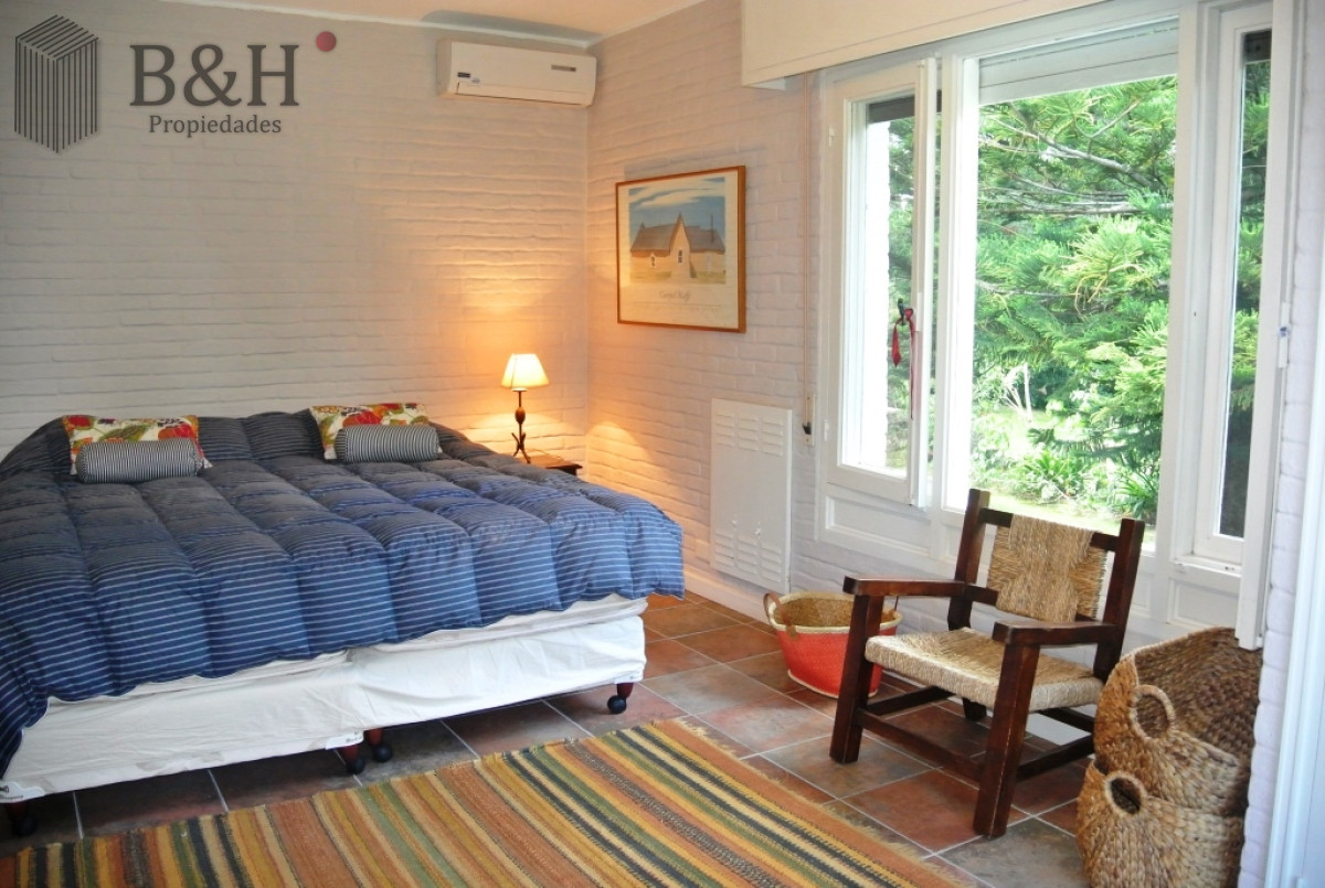 Casa ID.542 - Casa en venta de 5 dormitorios a metros del mar 