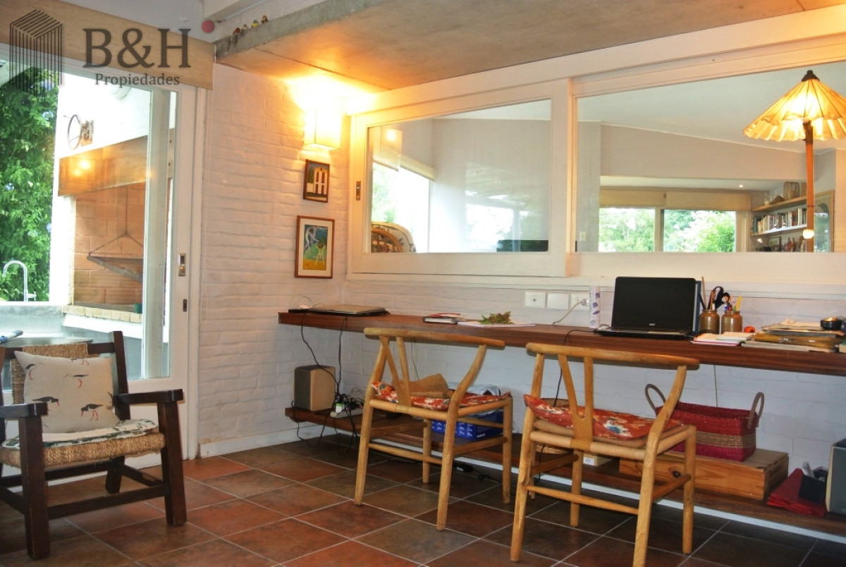Casa ID.542 - Casa en venta de 5 dormitorios a metros del mar 