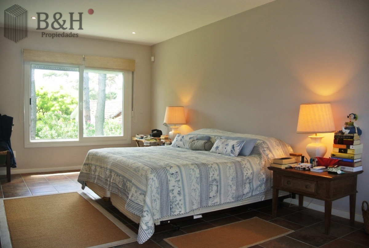 Casa ID.542 - Casa en venta de 5 dormitorios a metros del mar 