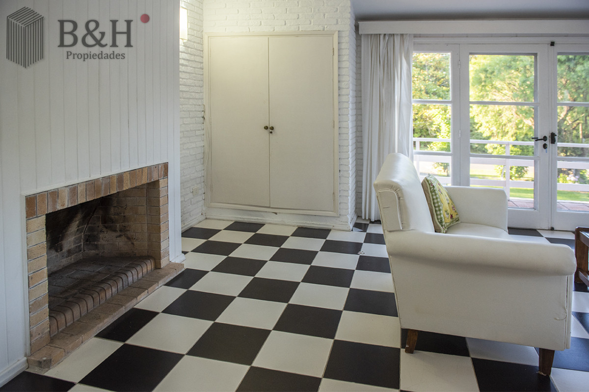 Casa ID.4215 - Vende casa en Brava, Punta del Este, de 5 dormitorios.