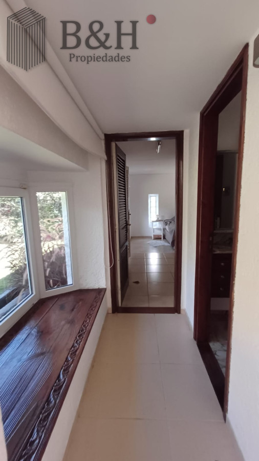 Casa ID.5451 - Vende gran casa para vivir todo el año, de 3 dormitorios en Punta del Este 