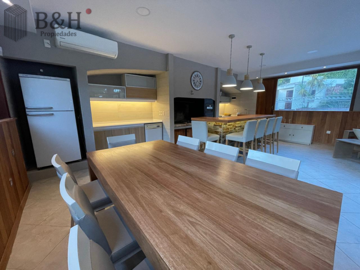 Casa ID.537 - Hermosa casa en venta en Punta del Este