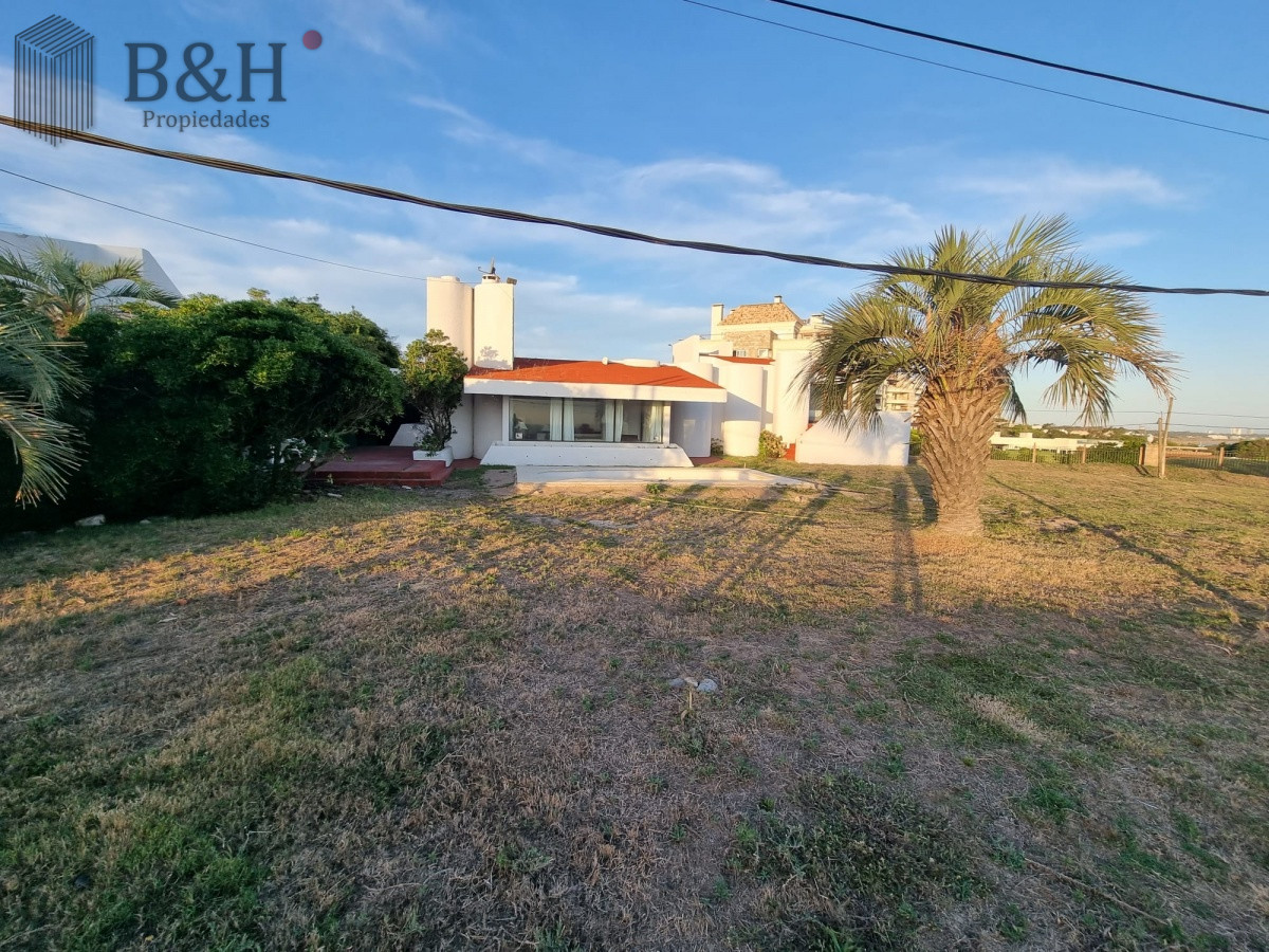 Casa ID.4217 - Espectacular casa con linda vista al mar