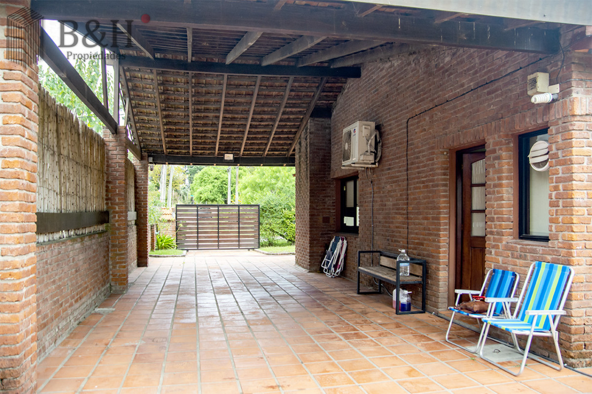 Casa ID.6694 - En venta casa de 3 Dormitorios en Jardines de Córdoba con Barbacoa 