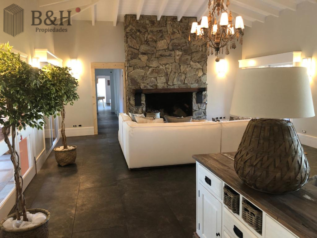 Casa ID.4219 - CASA CON ESTILO Y DISEÑO