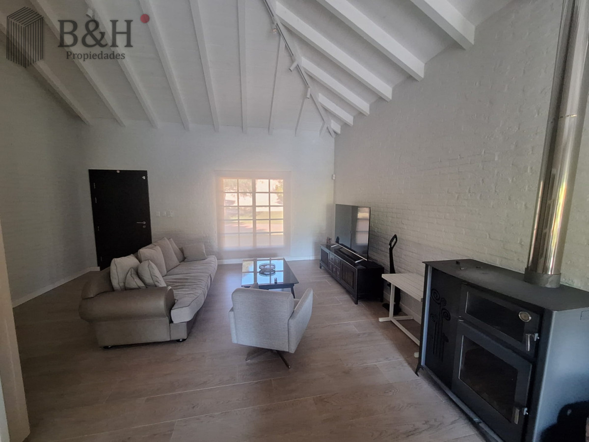 Casa ID.6000 - Vende casa de 3 dormitorios con fondo al Club de Golf, Punta Ballena